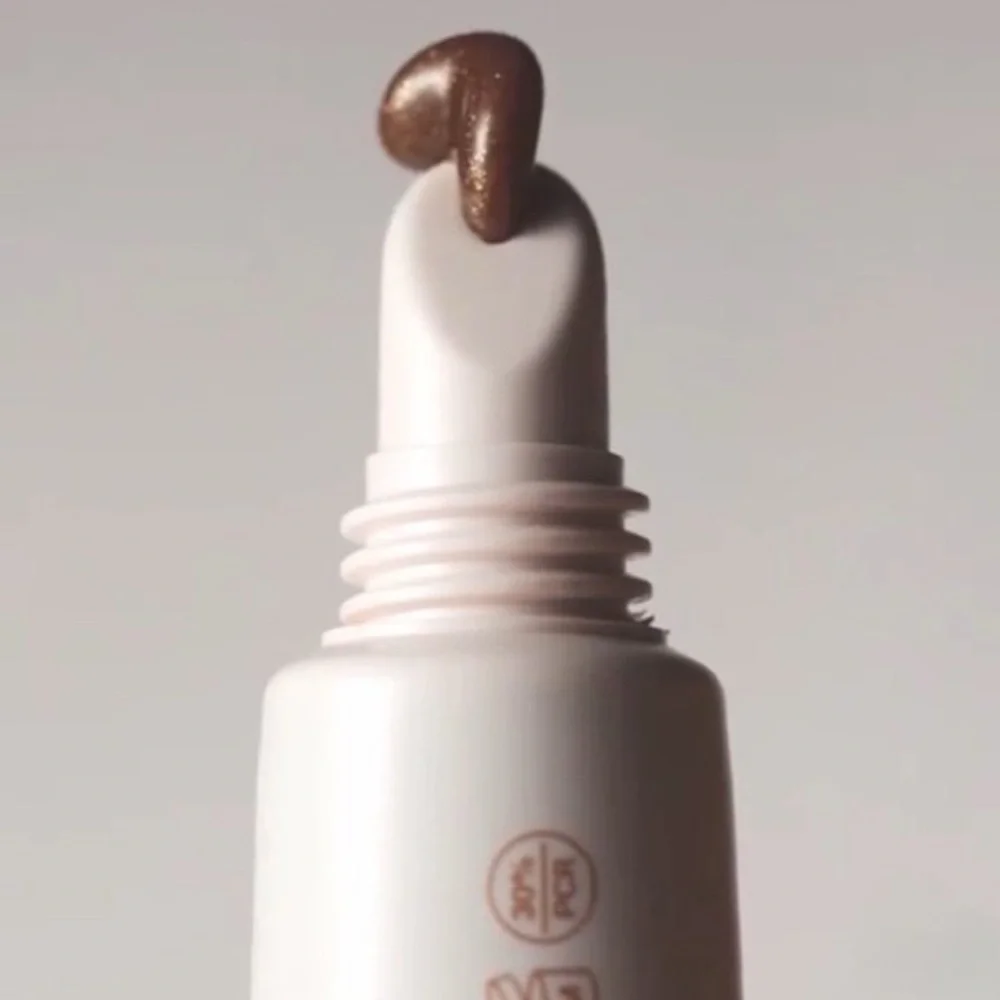 Rhode Cinnamon Roll Lip Peptide Treatment Shimmer Tint